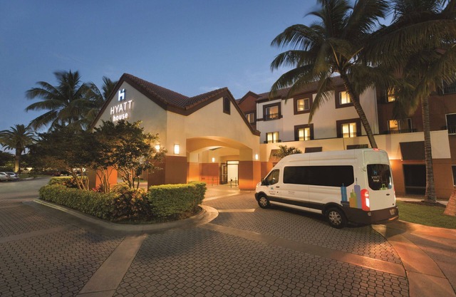 HYATT house Miami Airport