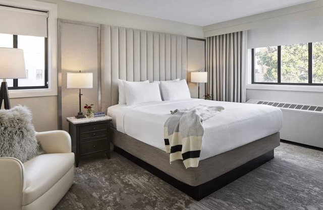 Ideal DC Spot | Near Monuments, Museums & National Attractions