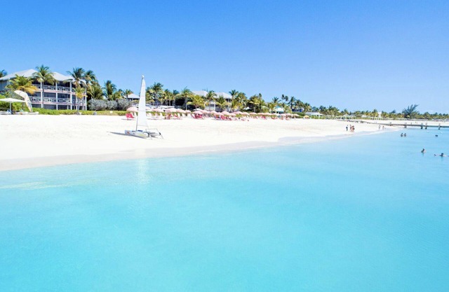 Ideal Grace Bay Location in a Beachfront resort. Build Sandcastles or just Chill