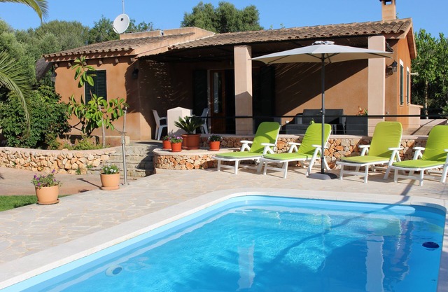 Idyllic finca vacation, private pool, great views & tranquility! + Large barbecue house