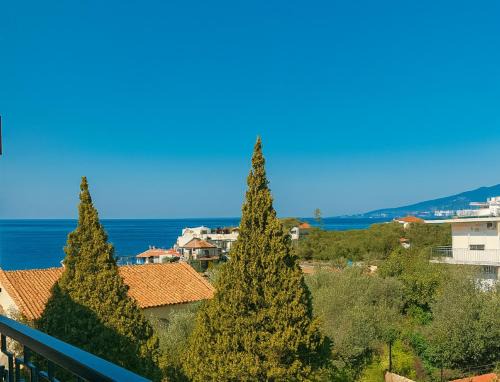 Il Gusto Rooms - Avia Seaview Retreat!