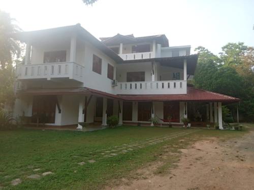 Ileesha Guest & Villa