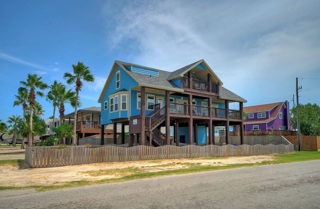 Incredible Nature Views, Golf Cart for Rent, Balcony | Blue Crush by AvantStay