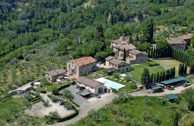 Independent villa sleeps 26 composed of 7 apartments.