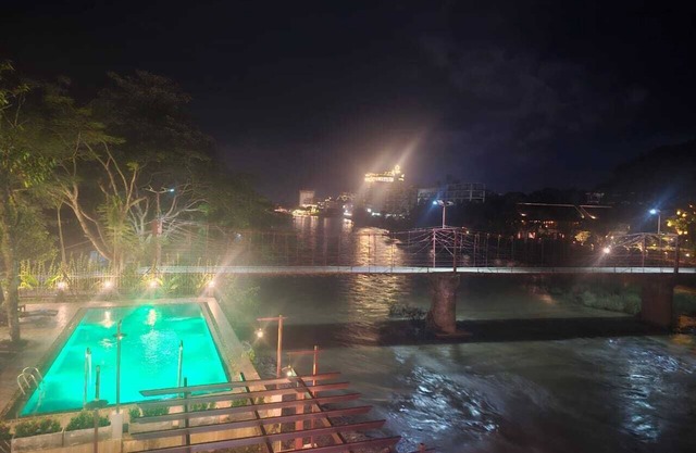 Intimate Riverside Resort