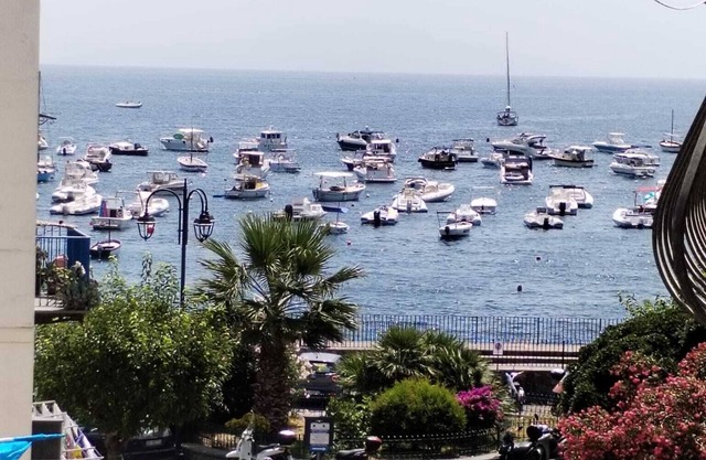 Ischia Ponte Romantic Apartment in the Historical Center and Near the sea