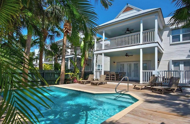 Island-Style Living with a Full Kitchen and Direct Access to Pool!