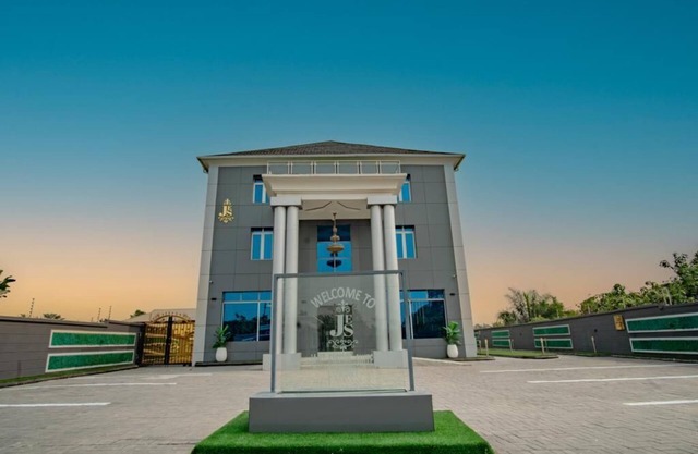 Jahz Empire Suites