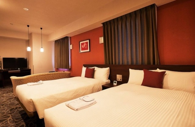 JapaneseWestern style room with 2 beds Opening a/Naha Okinawa