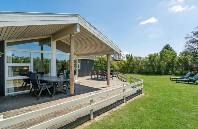 "Kajana" - 400m from the sea by Interhome