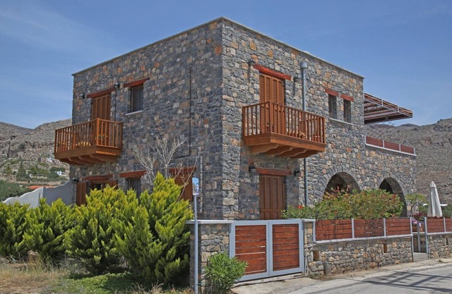 Kalo Nero Apts Superb Sea view/Family-Friendly (P)
