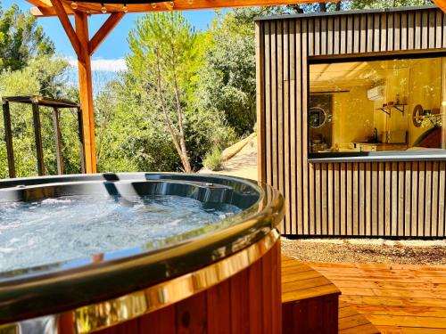 Kalyva - Nature et Jacuzzi