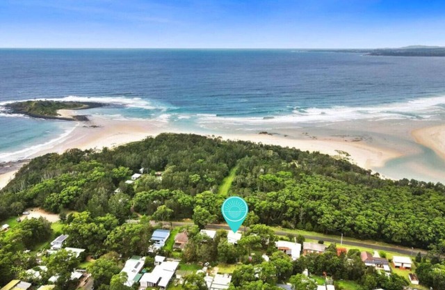 Kangaroo Cottage beach track at your door