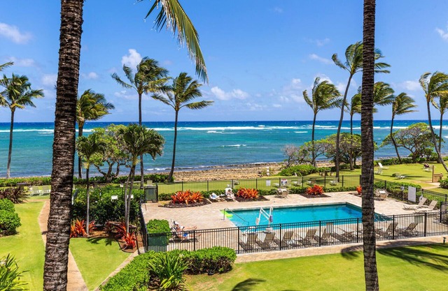 Kapaa Shore Ocean & Pool View Condo