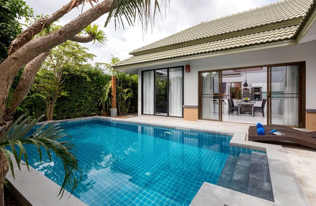 Karon Beach Pool Villa