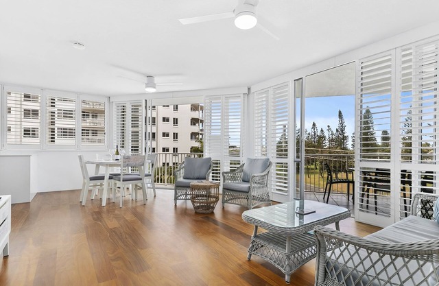 Kawana Beachside Getaway 1 Bedroom Apartment