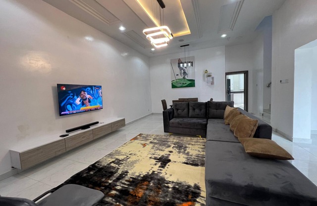 KBAZZAPARTMENTS LUXURY SHORTLET APARTMENTS