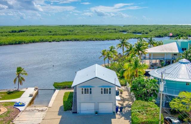 Key Largo home with breathtaking water views