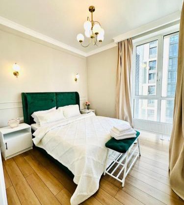 Komfort City Residential Fam Luxe Complex with Mountain View