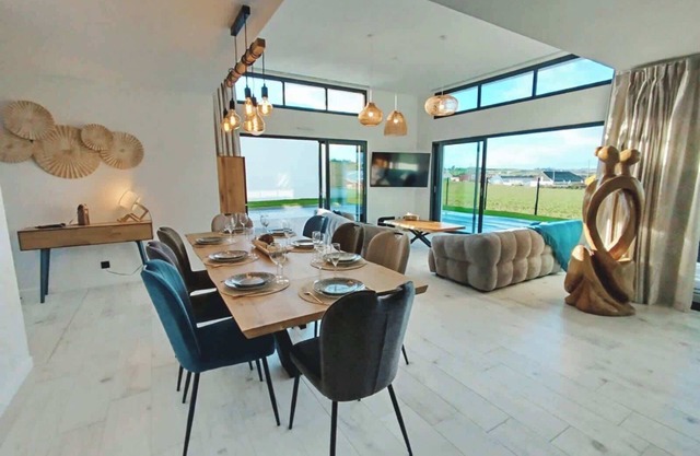L'Escapade Marine Seaside villa with swimming pool