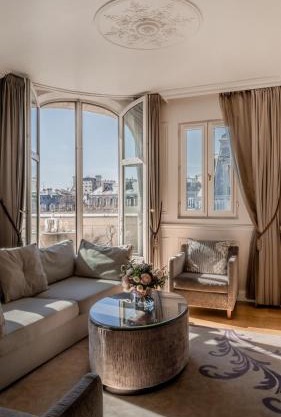 La Clef Louvre Paris by The Crest Collection