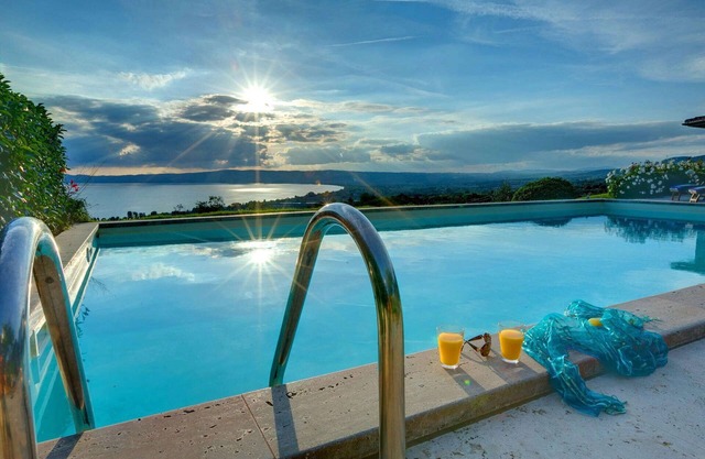 La Gioia - Three Bedroom Villa, Sleeps 6