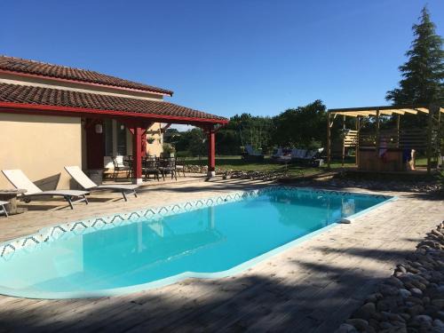 La Maison Sur La Colline