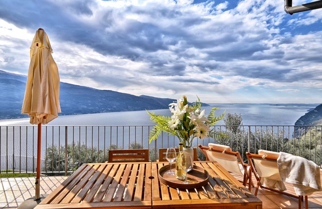 La Terrazza sul Lago by Theater Home - with marvellous lake view