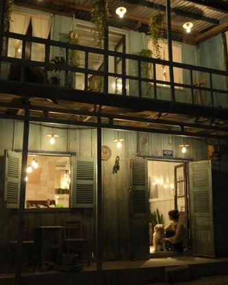 Lahom - Nhà Gỗ Nguyên Căn Gần Chợ Đêm