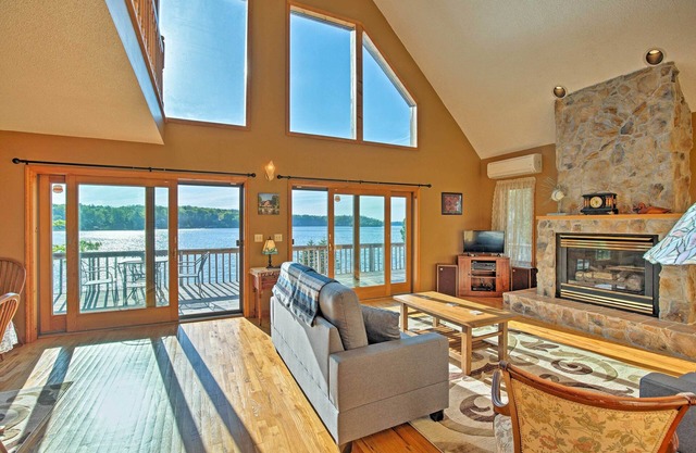 Lake Bonaparte 'Fins & Feathers Lodge' w/Dock!