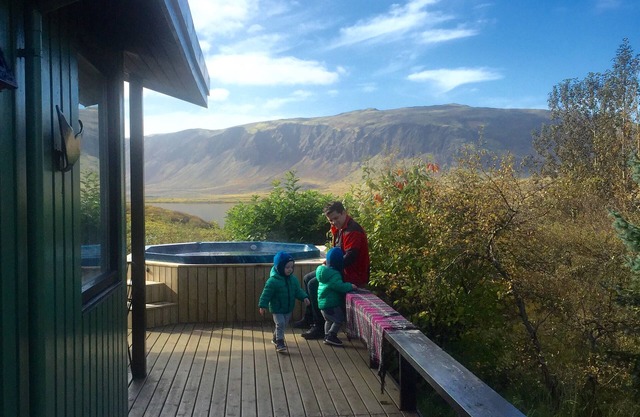 Lake House With Hot Tub- Private! Located On Icelands Golden Circle.