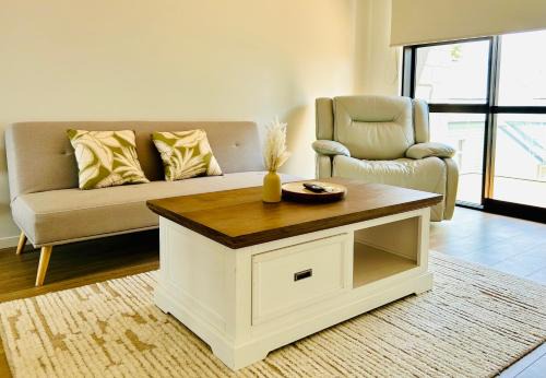 Lake Quarter Apartment