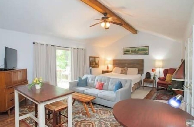 Lakeside Cabin Retreat - Boating, Swimming