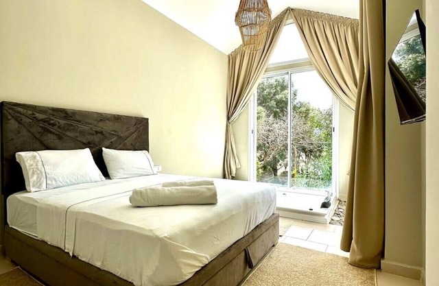 Lamina | Cozy Rustic Haven for a Peaceful Getaway