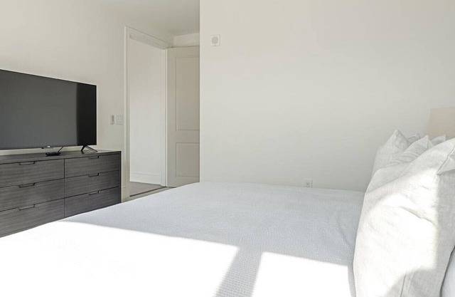 Landing at Cortland on McKinney - 1 Bedroom in Downtown Dallas