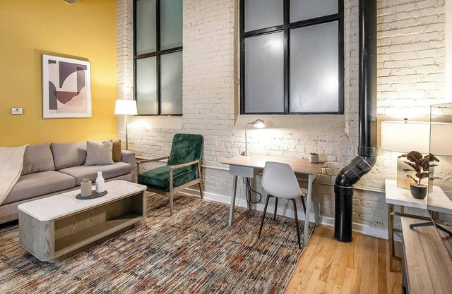 Landing | Beautiful 1BD, Gym, Pool