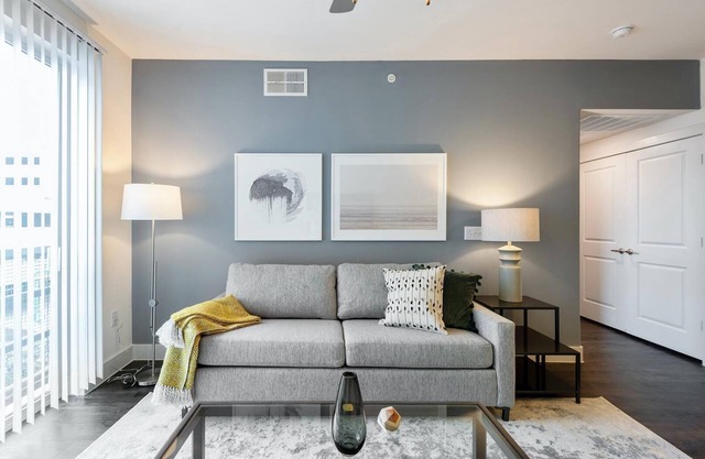 Landing | Beautiful 2BD, Clubhouse, Gym