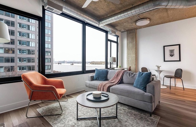 Landing | Chic 1BD, Game Room, Gym