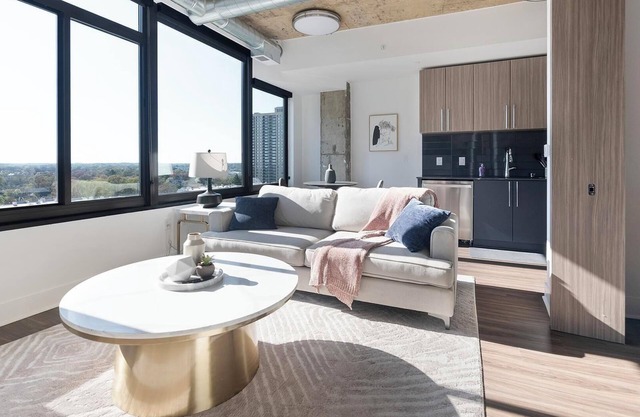 Landing | Stunning 1BD, Gym, Game Room