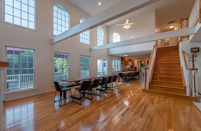 Lansing Orchard · Sleeps 29, 8300 sq ft house, 6 acres, stocked pond