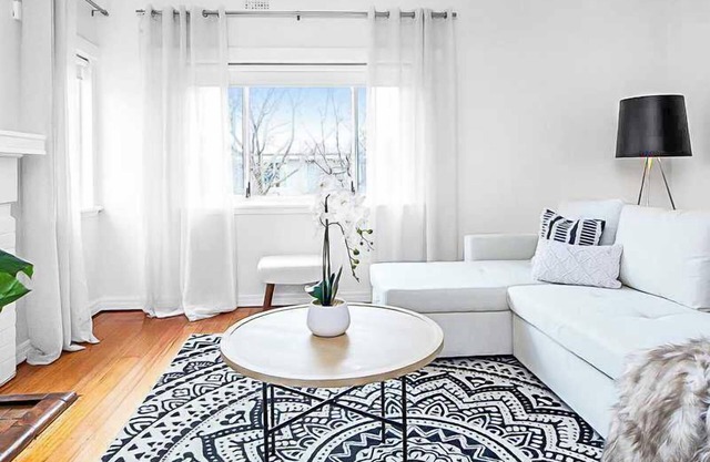 Large 1 Bed Art Deco Prahran with Study