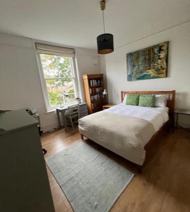 Large garden-view room in a stylish period property in Lee, near Blackheath, with parking and a friendly Jack Russell