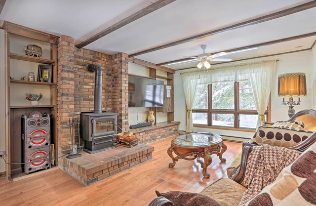 Large Greeley House w/2 Game Rooms + Yard!