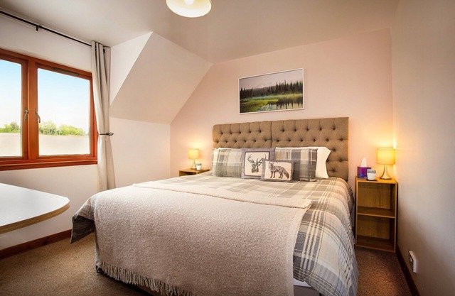 Last-Minute Stay | En-Suite + King Bed + Parking