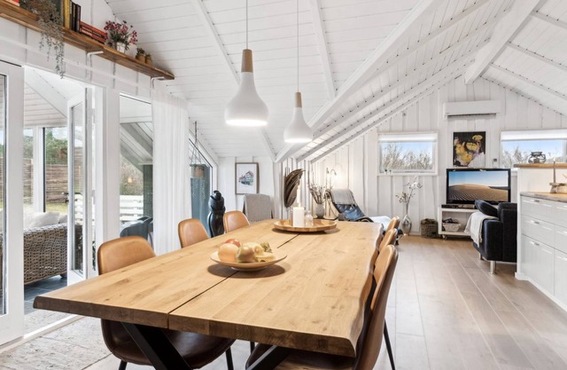 "Laurens" - 800m from the sea by Interhome