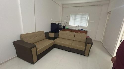 Laya 1 bhk 100m to temple