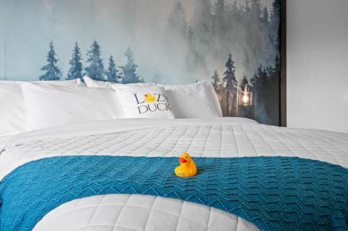 Lazy Duck Inn