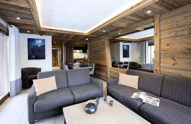 Le Cristal de Jade Residence* - MGM Hotels & Residences - 4 Room Apartment 8 People