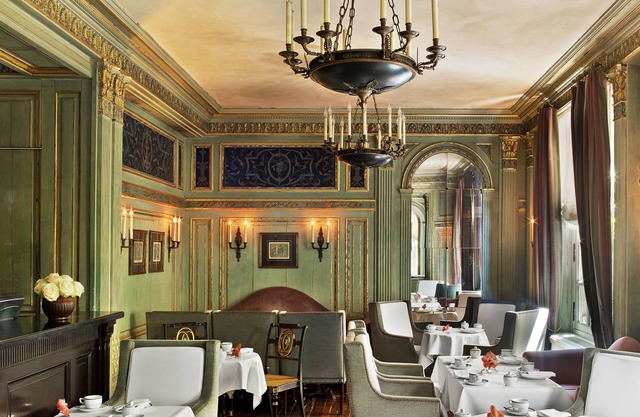Le Dokhan’s Paris Arc de Triomphe, a Tribute Portfolio Hotel