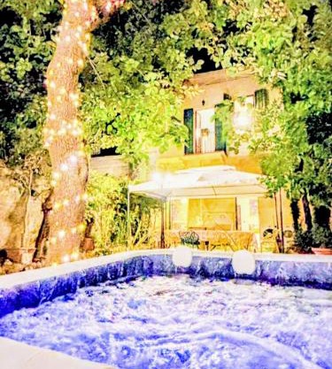 Leonardo House Pisa giardino piscina idromassaggio